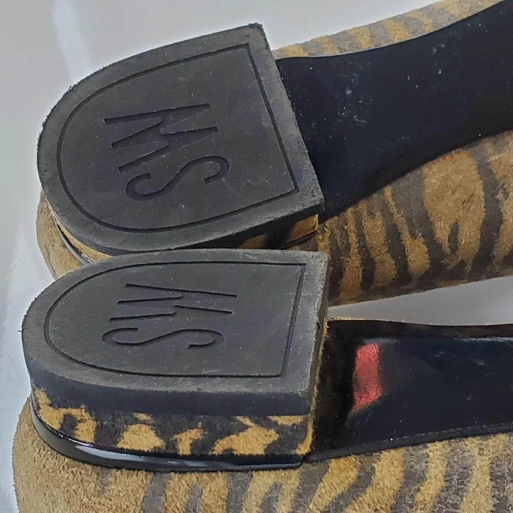 Stuart Weitzman Women's Leather animal Print Loafer Size 6